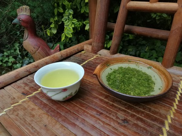 Shincha Saemidori, tiefgedämfter Sencha 2023 Grüner Tee aus Shizuoka, Japan, 50g verpackt
