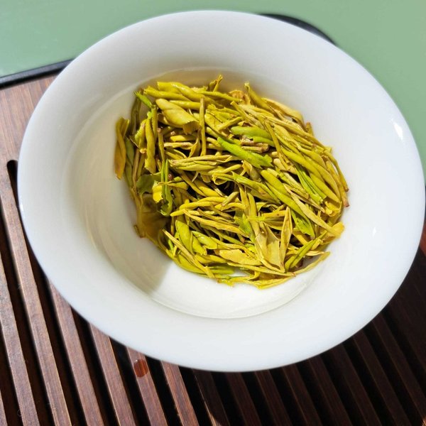 Mingqian "Anji Huang Jin Ya - Anji Golden Bud" 2024, Zhejiang, China, 25g / Packung
